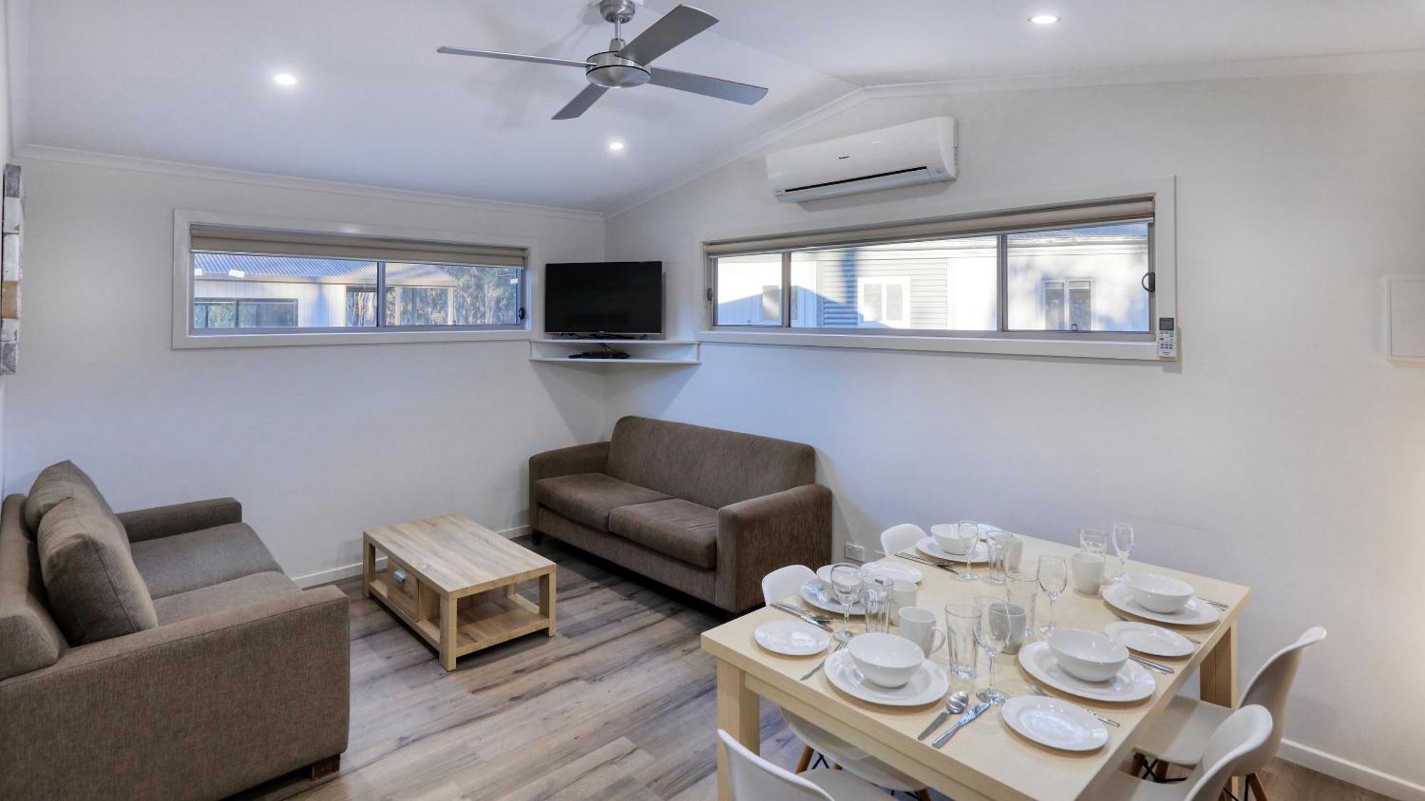 Deniliquin Riverside Caravan Park Dış mekan fotoğraf