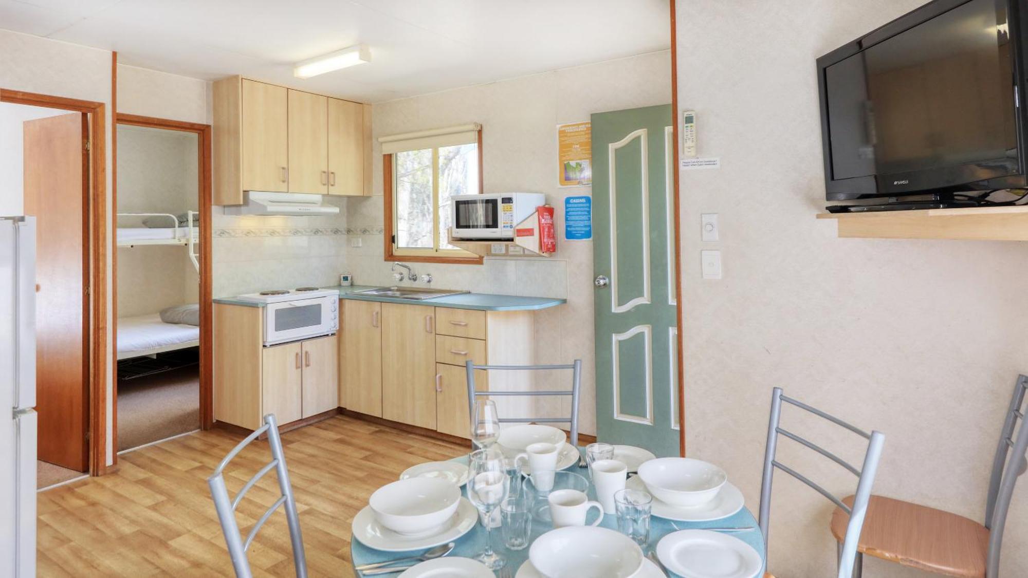 Deniliquin Riverside Caravan Park Dış mekan fotoğraf