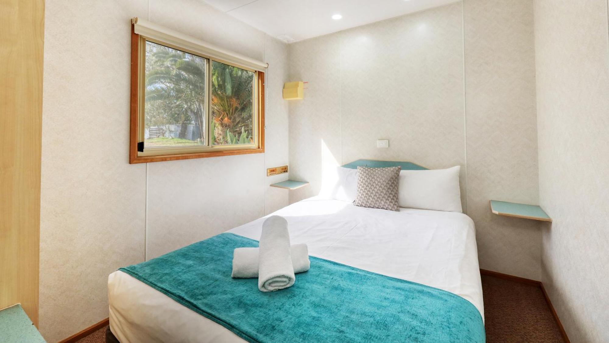 Deniliquin Riverside Caravan Park Dış mekan fotoğraf