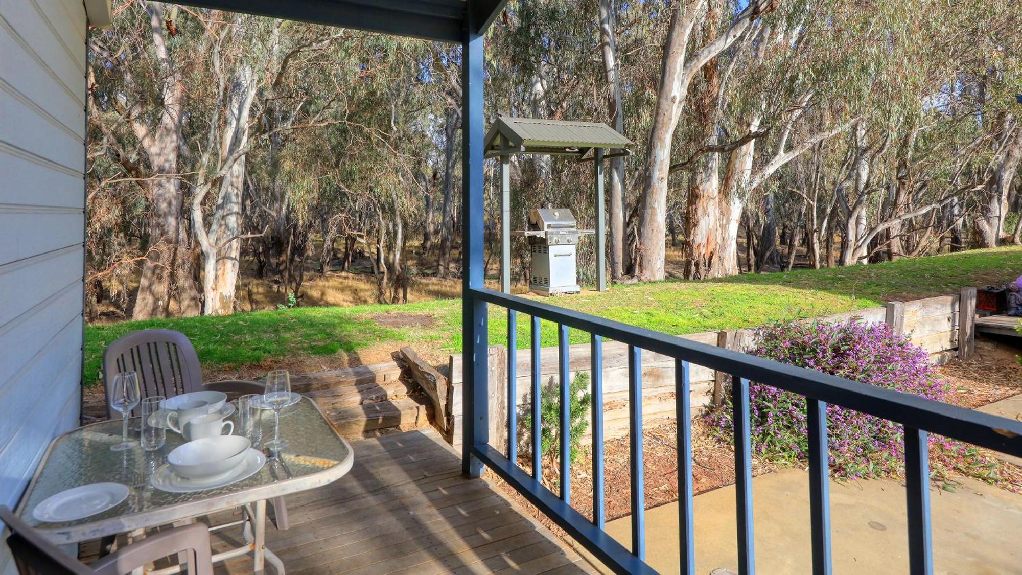 Deniliquin Riverside Caravan Park Dış mekan fotoğraf