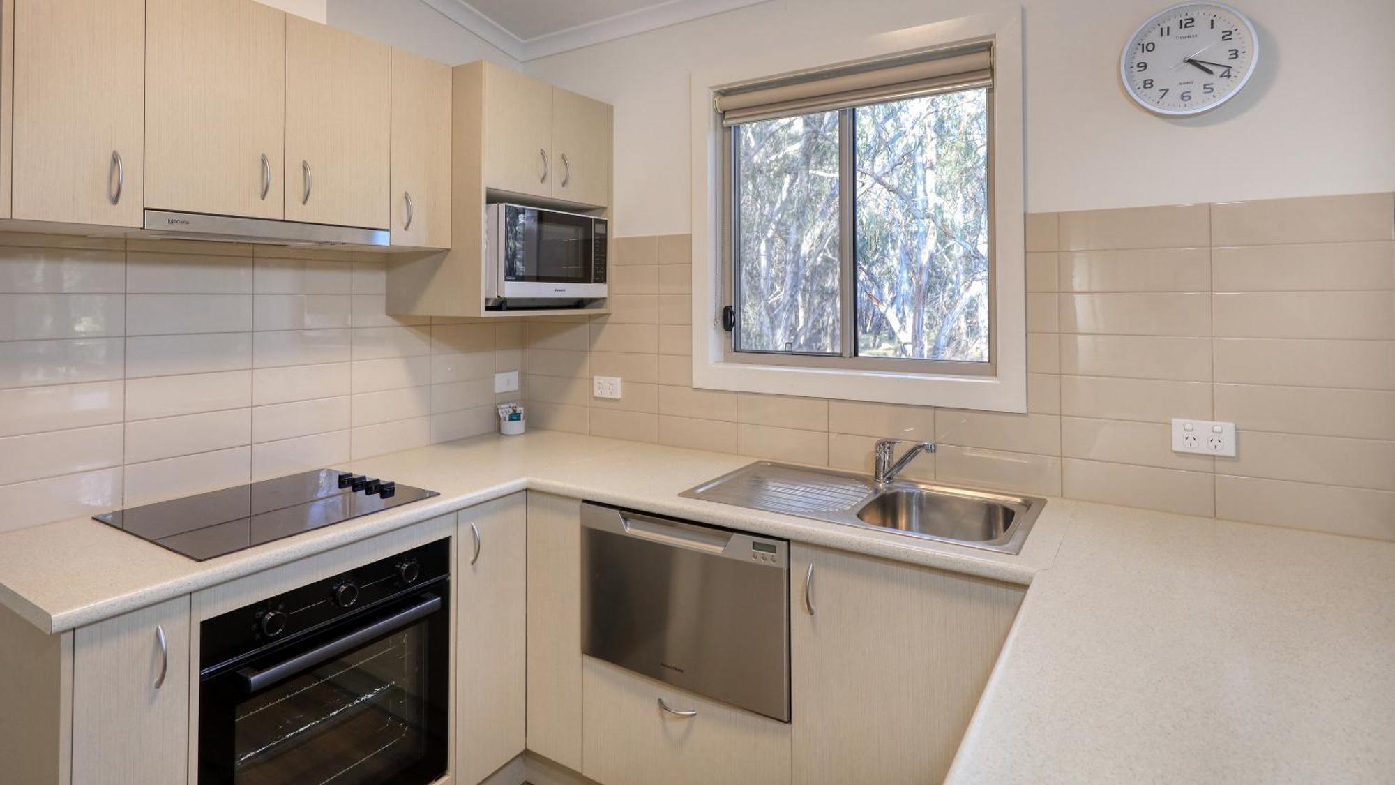 Deniliquin Riverside Caravan Park Dış mekan fotoğraf