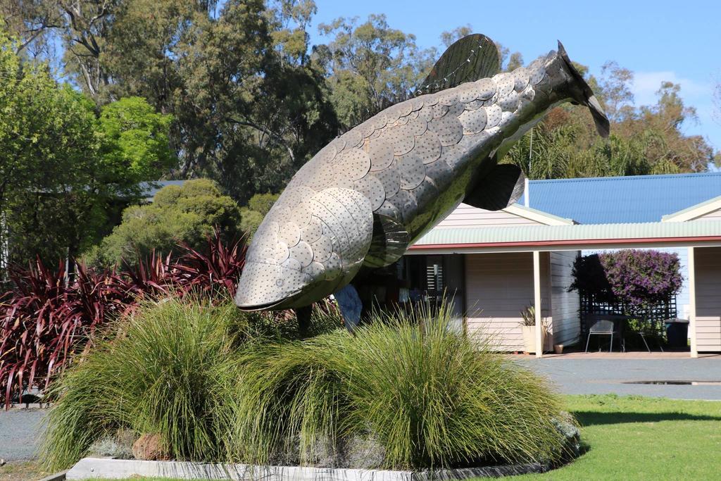 Deniliquin Riverside Caravan Park Dış mekan fotoğraf